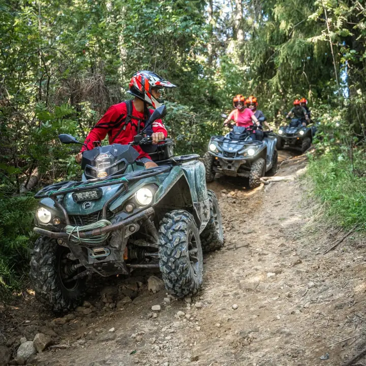 Wyprawa na quadach z przewodnikiem leśną trasą w Zakopanem